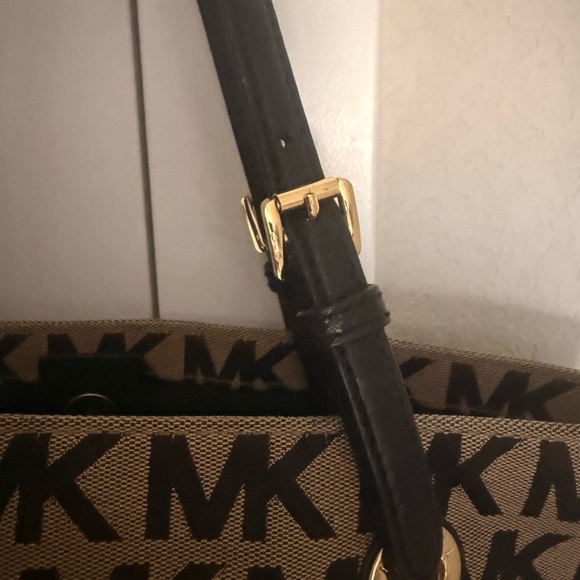 Michael Kors Black and Tan Tote Bag - Picture 10 of 12